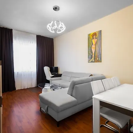 National Palace Of Culture View - Spacious 1-bd Flat アパート *