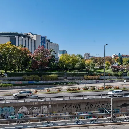 National Palace Of Culture View - Spacious 1-bd Flat София